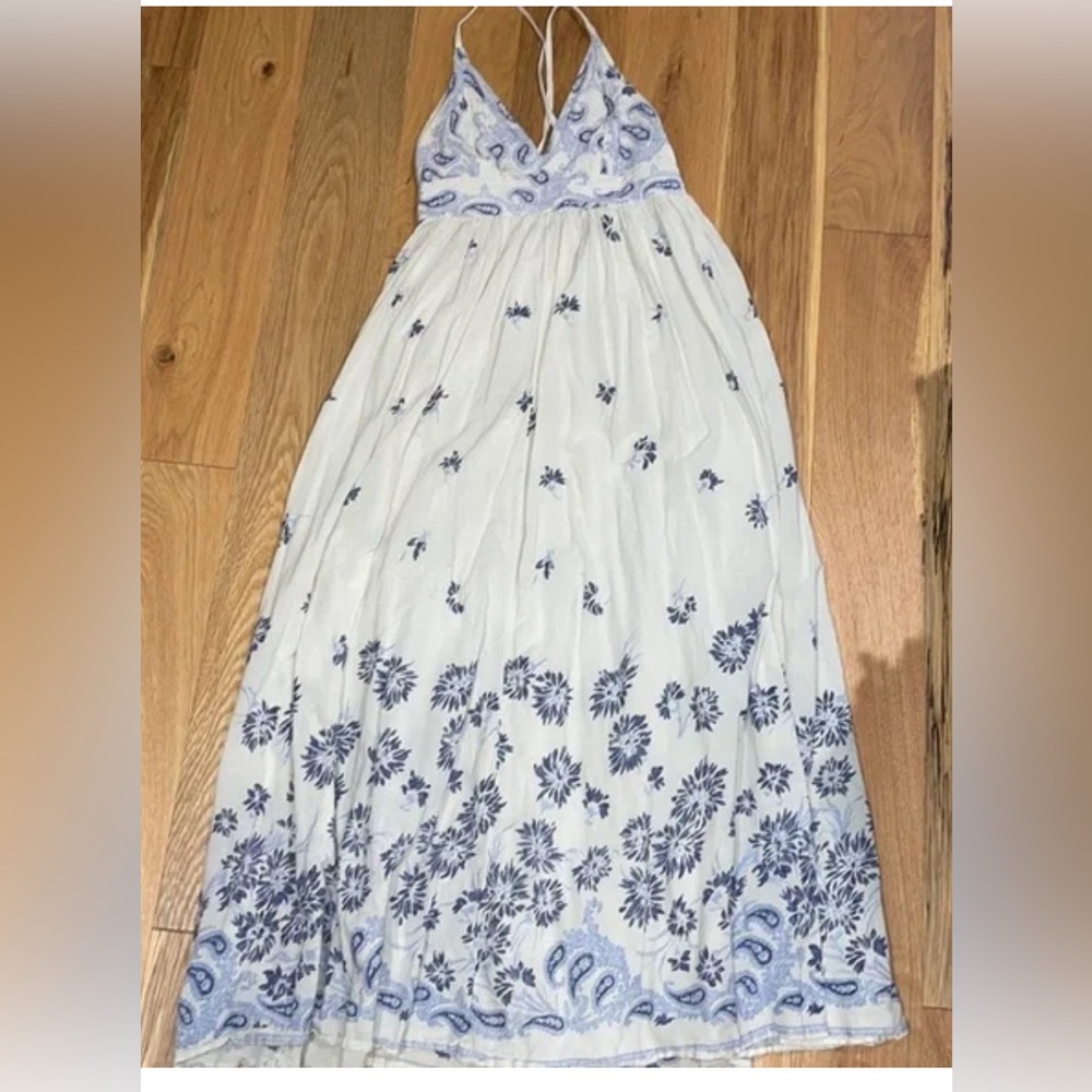 Adorable Cream and Navy Floral Gap Maxi Dress #summervibes #boho